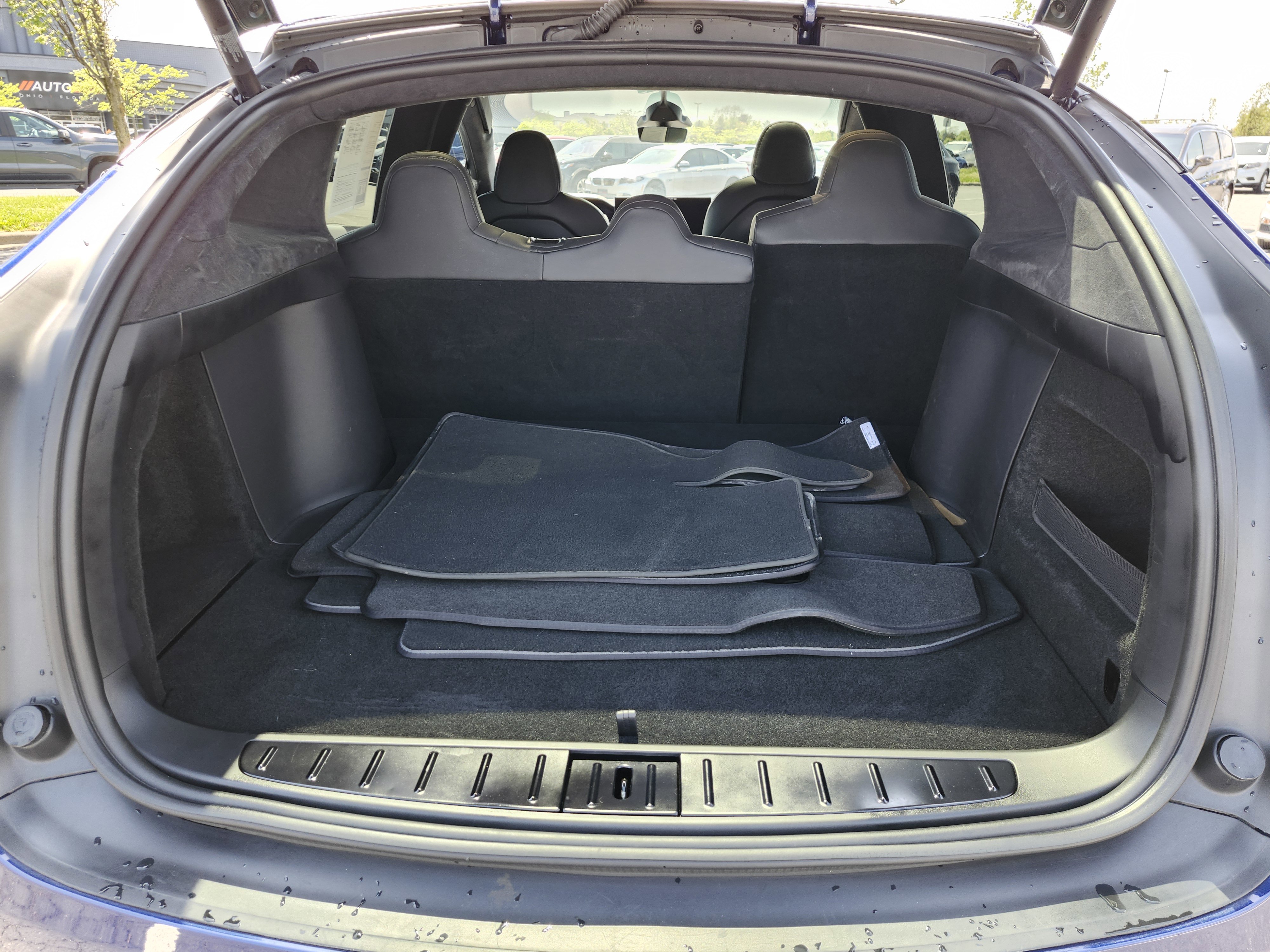 Used 2023 Tesla Model X image 23
