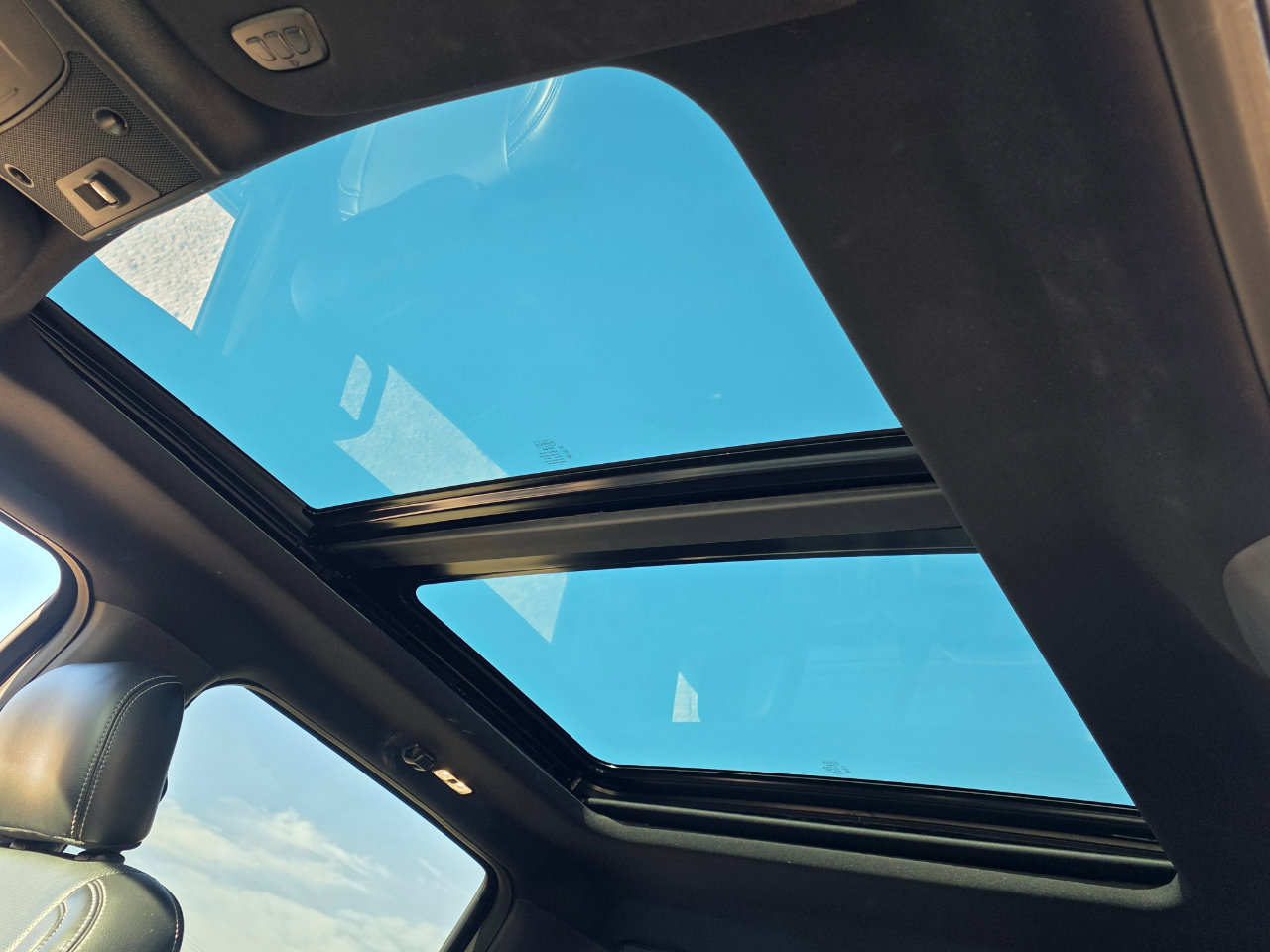 Used 2018 Ford F150 Lariat w/ Equipment Group 502A Luxury image 3