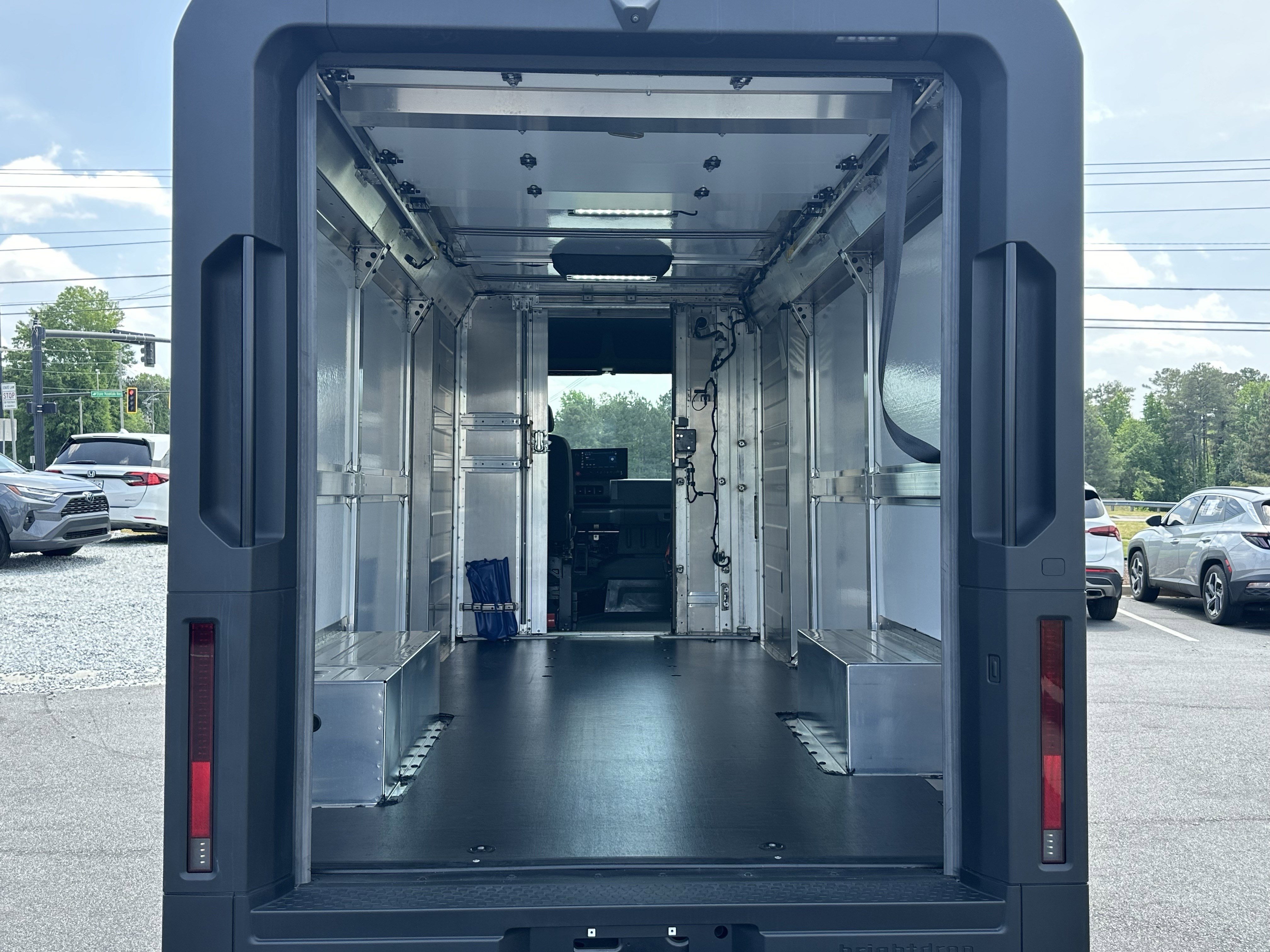 Used 2024 Chevrolet Brightdrop 600 w/ Commercial Equipment Package AWD/4WD image 19