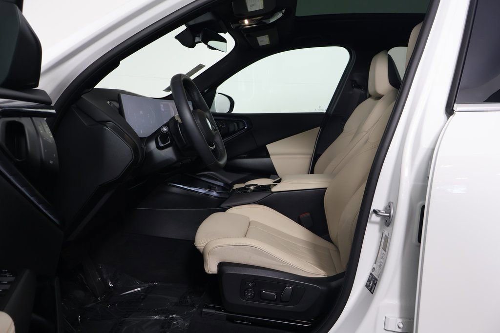 Used 2025 BMW X3 xDrive30i w/ Convenience Package image 10
