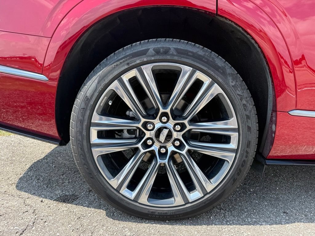 Certified 2026 Cadillac Vistiq Sport w/ LPO, Floor Liner Package AWD/4WD image 16
