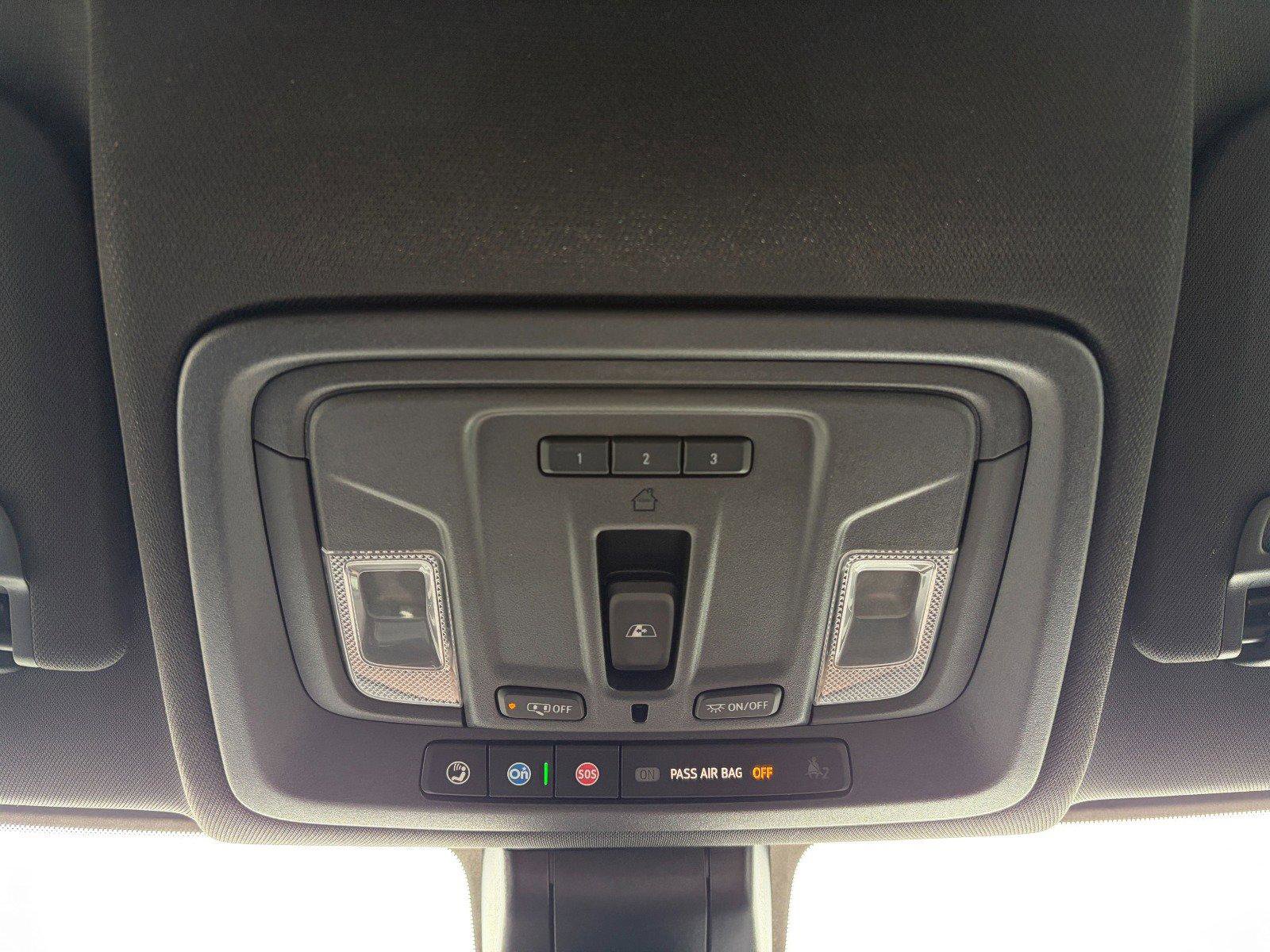 Used 2022 Chevrolet Silverado 2500 High Country w/ Safety Package II image 18