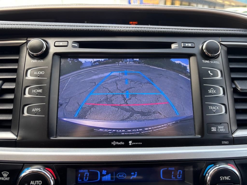 Used 2014 Toyota Highlander XLE FWD image 34