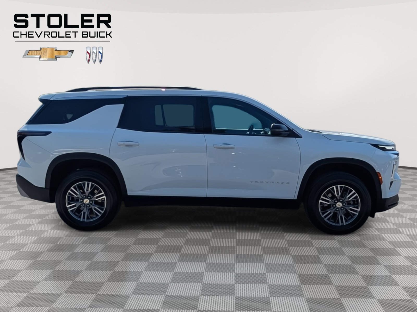 Used 2025 Chevrolet Traverse LT image 6