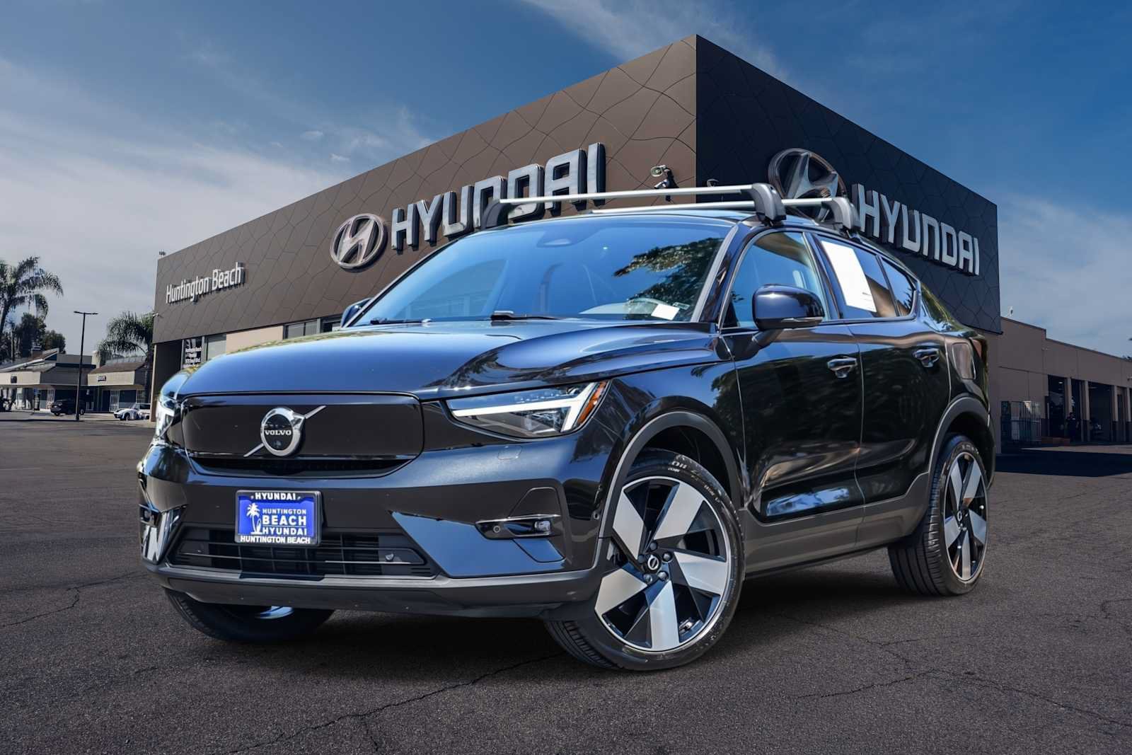 Used 2023 Volvo C40 P8 Recharge Ultimate AWD/4WD image 1