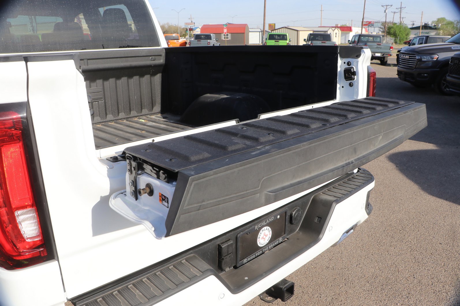 Used 2025 GMC Sierra 1500 AT4 image 29