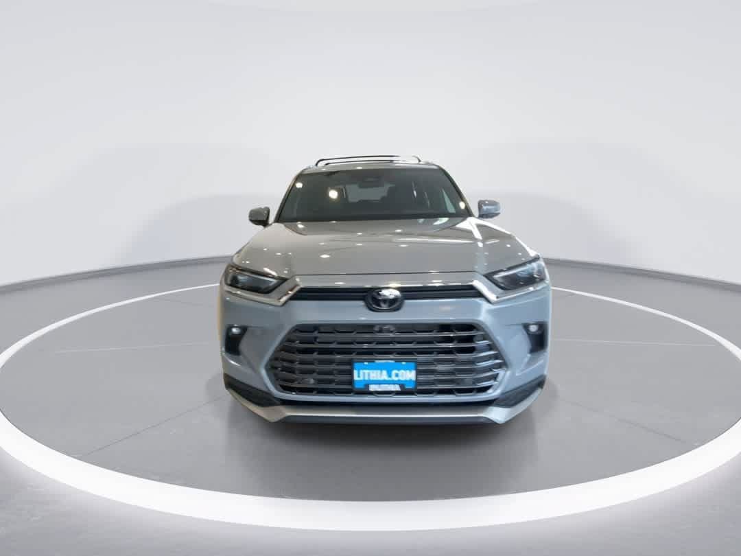 Used 2025 Toyota Grand Highlander AWD Hybrid image 3