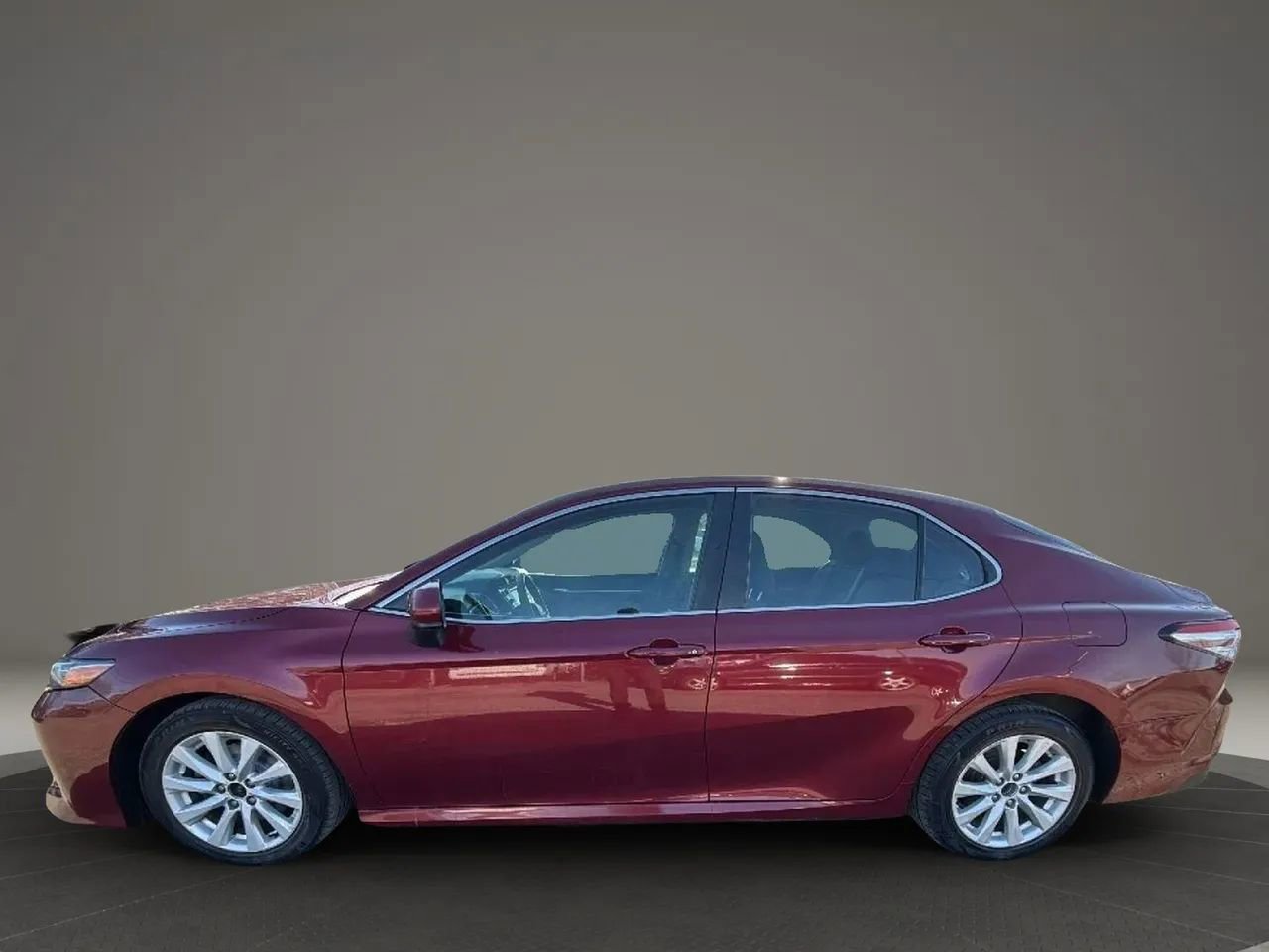 Used 2020 Toyota Camry LE FWD image 8