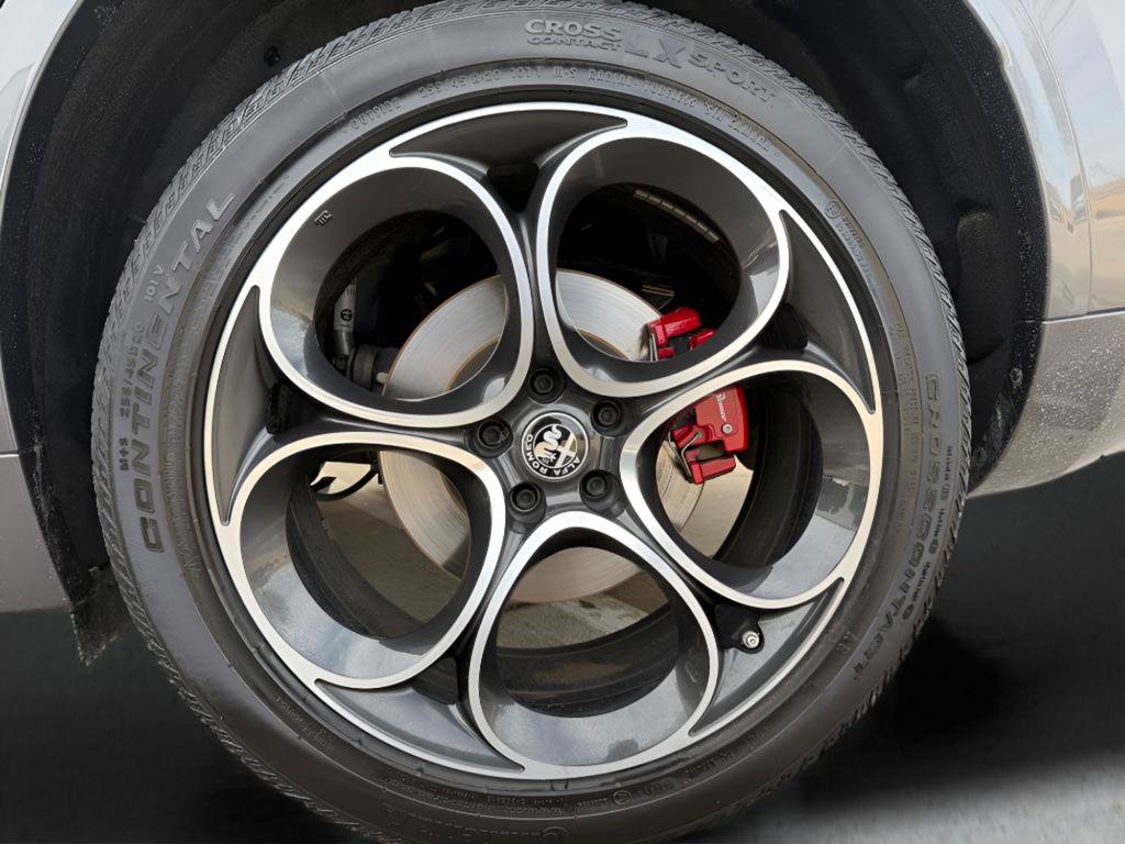 Used 2023 Alfa Romeo Stelvio Veloce image 31