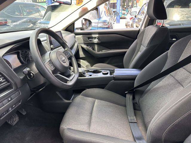 Used 2024 Nissan Rogue SV AWD/4WD image 10