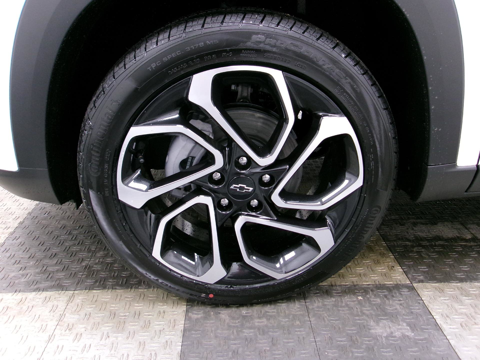 New 2026 Chevrolet Trax RS w/ Driver Confidence Package image 16