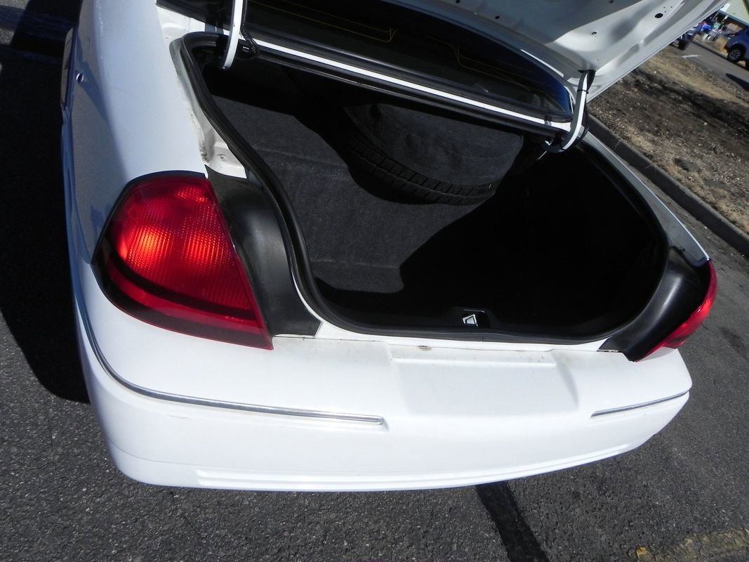 Used 2011 Mercury Grand Marquis LS image 17