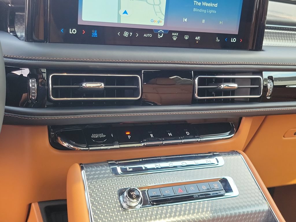 New 2026 Lincoln Aviator Black Label w/ Jet Appearance Package AWD/4WD image 28