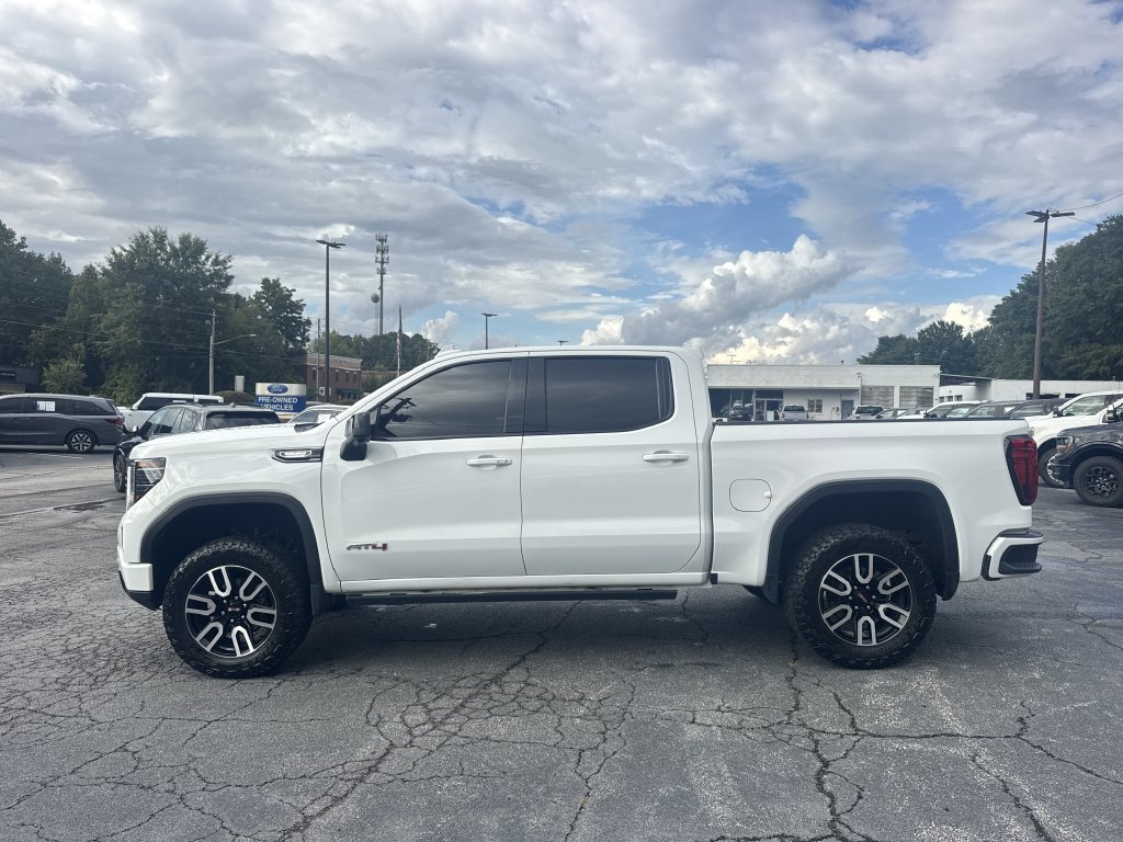 Used 2023 GMC Sierra 1500 AT4 w/ Technology Package AWD/4WD image 4