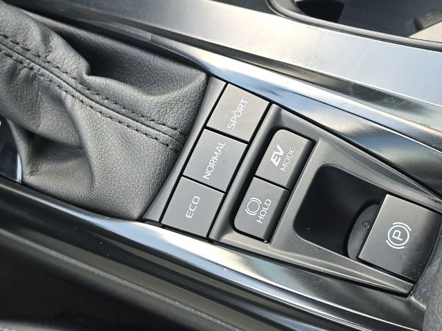 Used 2025 Toyota Camry SE FWD image 39
