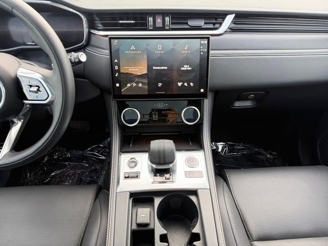 Used 2026 Jaguar F-PACE R-Dynamic S AWD/4WD image 15
