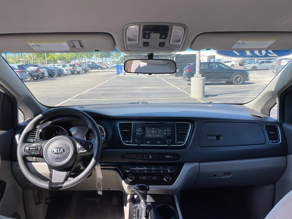 Used 2017 Kia Sedona LX FWD image 10