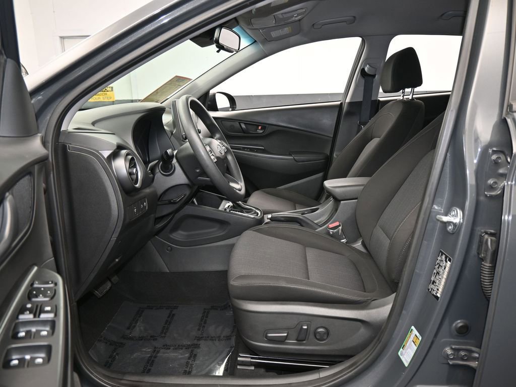 Used 2023 Hyundai Kona SEL image 11