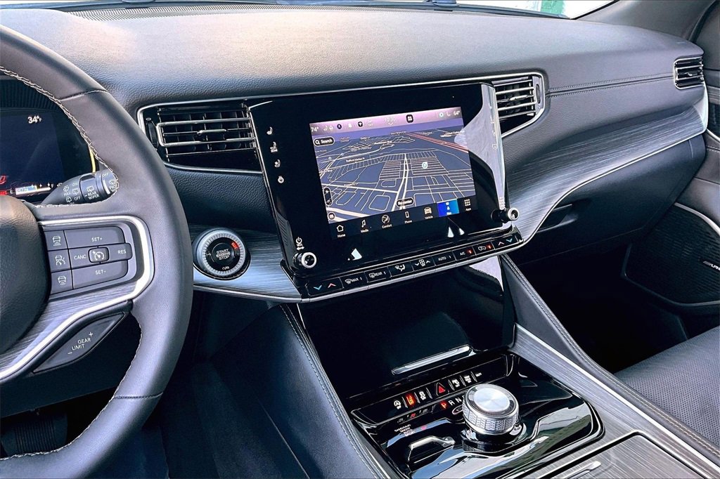 Used 2024 Jeep Wagoneer L Series II w/ Flexible Seating Group image 5