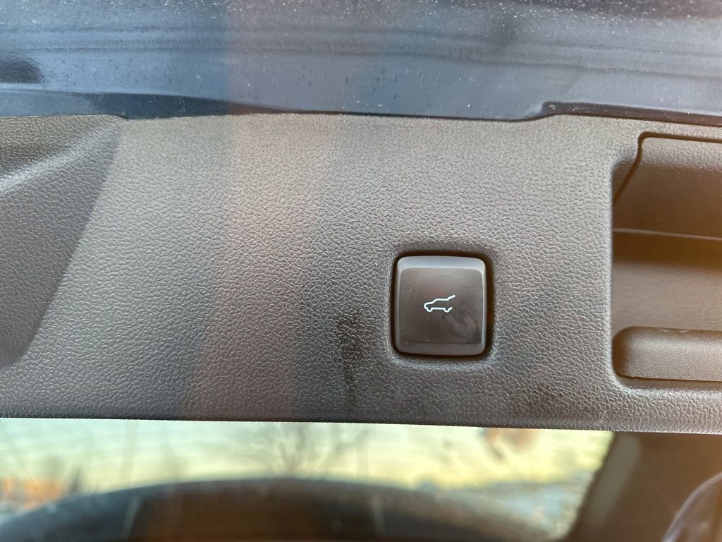 Used 2020 Ford Escape Titanium image 11