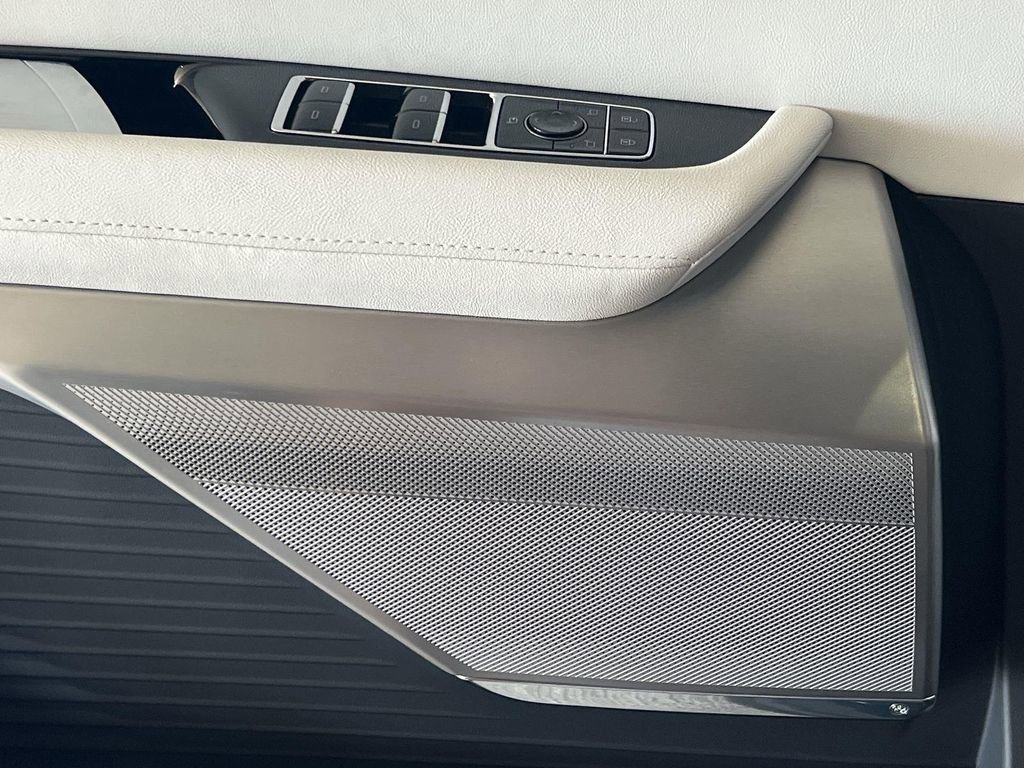 New 2026 Cadillac Vistiq Luxury image 24