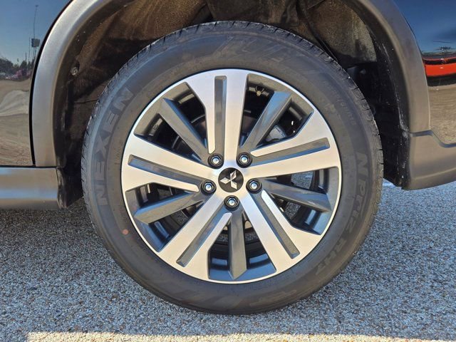 Used 2025 Mitsubishi Outlander Sport SE AWD/4WD image 32