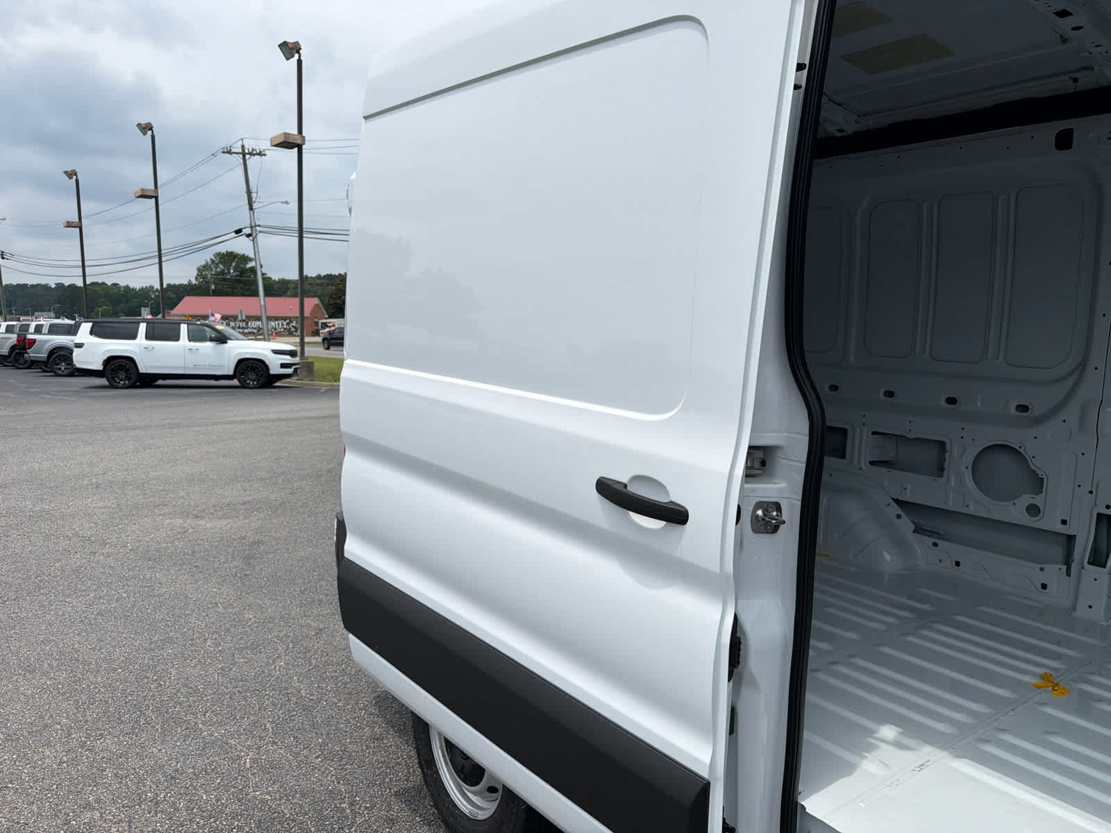 New 2026 Ford Transit 250 148 Medium Roof RWD image 9