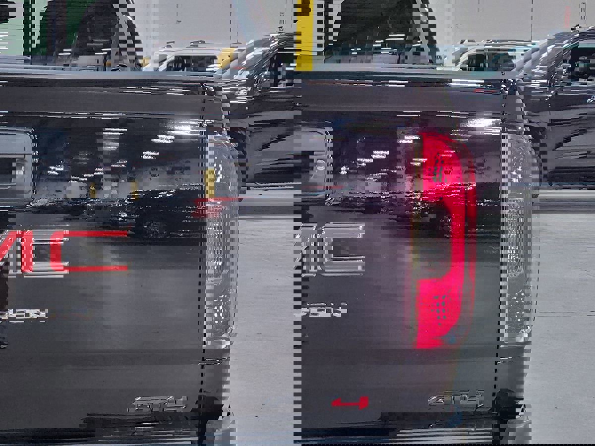 Used 2022 GMC Canyon AT4 image 22