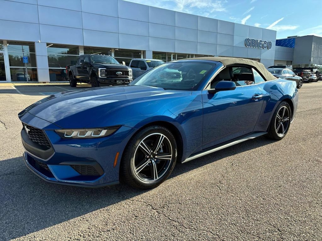 Used 2024 Ford Mustang Convertible RWD image 5