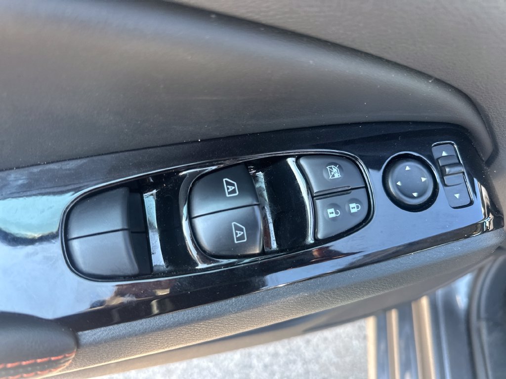 Certified 2025 Nissan Altima 2.5 SR AWD/4WD image 37