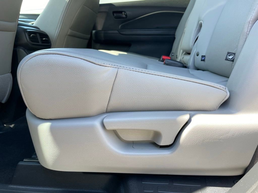 Certified 2024 Honda Passport EX-L image 40