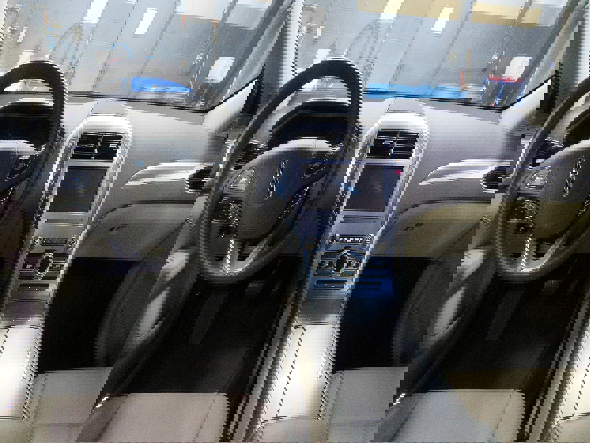 Used 2020 Lincoln MKZ w/ Convenience Package image 10