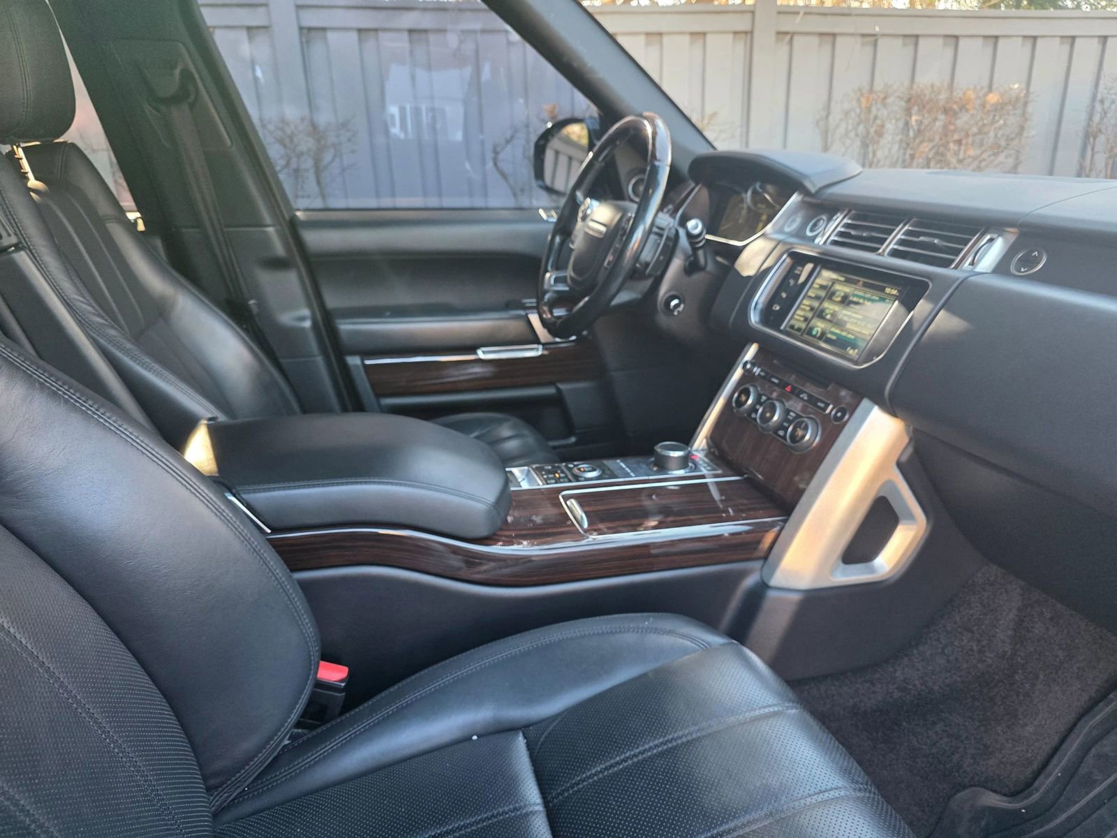 Used 2015 Land Rover Range Rover Long Wheelbase Supercharged image 42