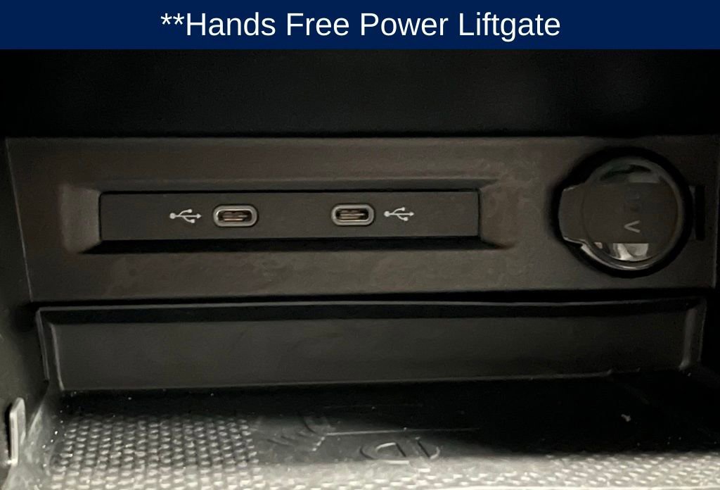 Certified 2022 Volkswagen Tiguan SE R-Line image 13