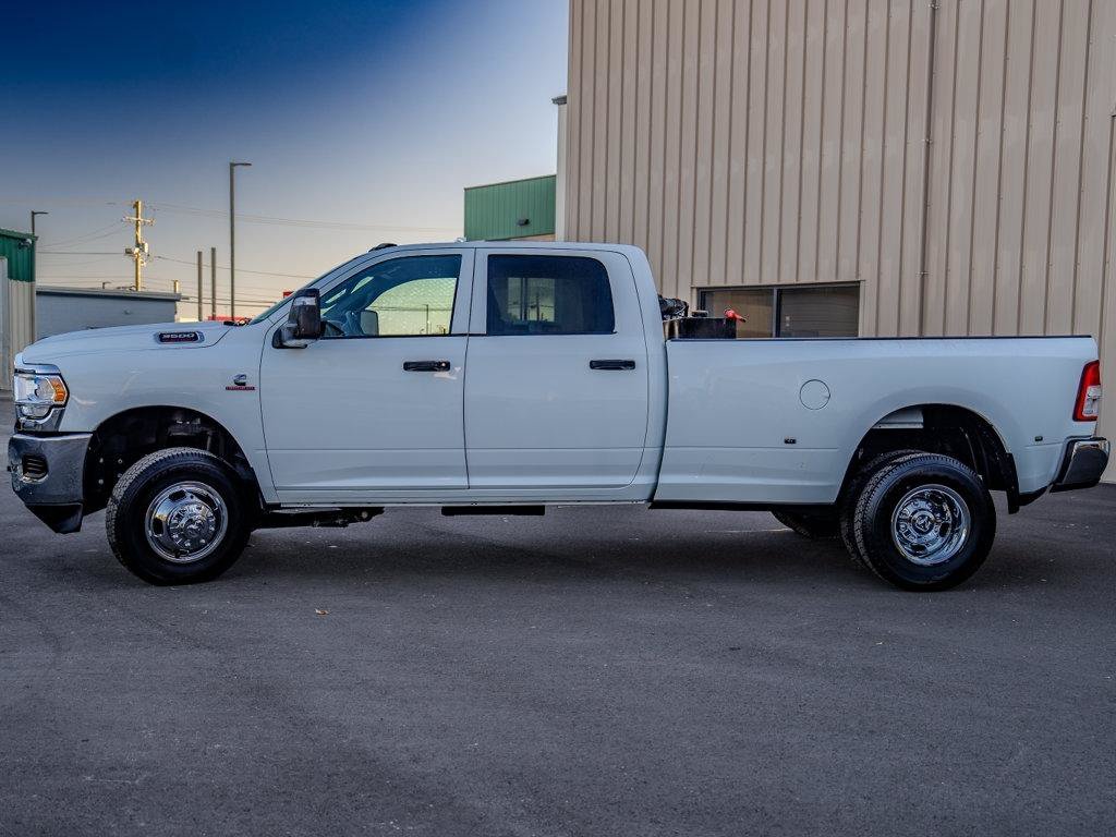 Used 2024 RAM 3500 Tradesman w/ Chrome Appearance Group AWD/4WD image 5