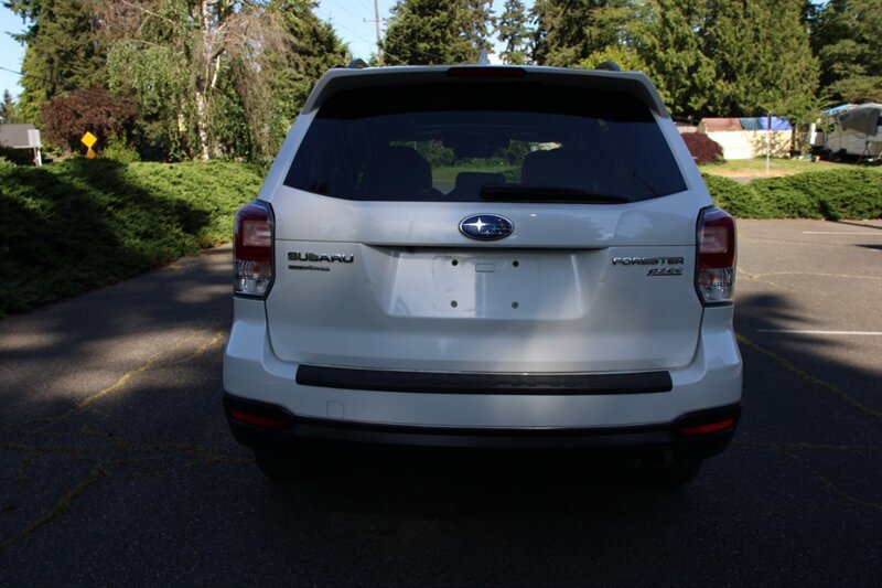 Used 2017 Subaru Forester 2.5i Premium AWD/4WD image 12