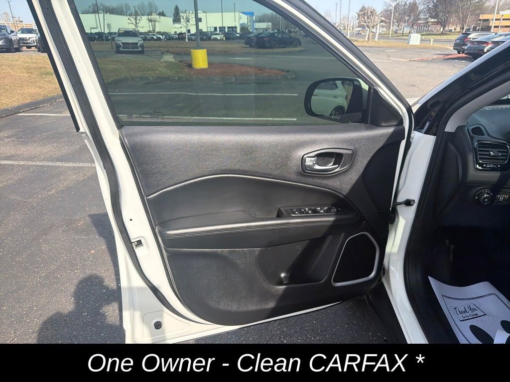 Used 2020 Jeep Compass Latitude AWD/4WD image 12