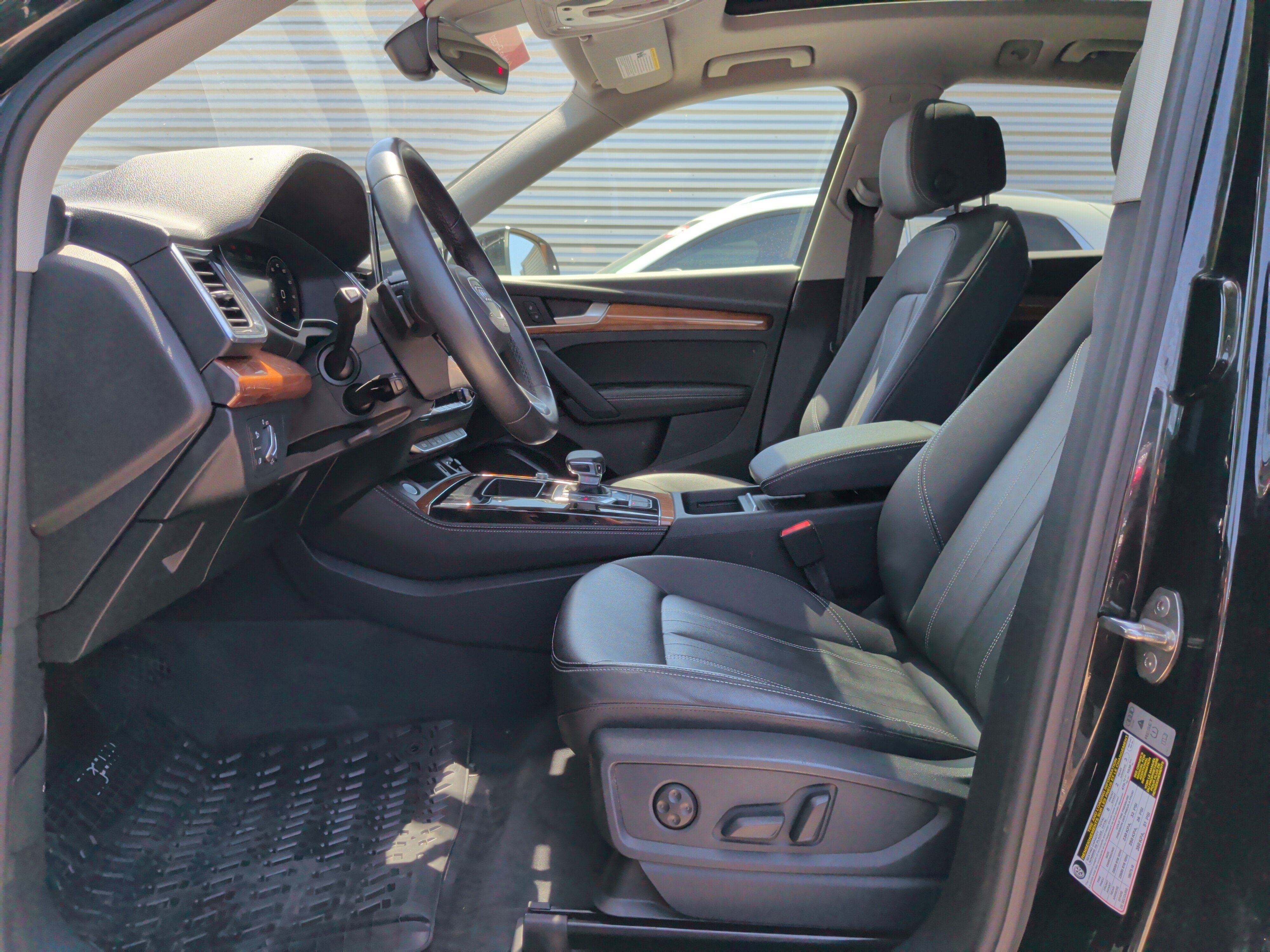 Used 2021 Audi Q5 2.0T Premium Plus w/ Premium Plus Package AWD/4WD image 15
