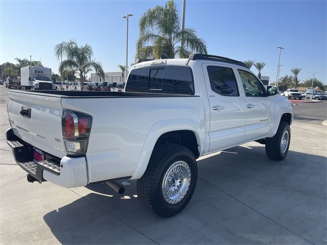 Used 2022 Toyota Tacoma Limited image 8
