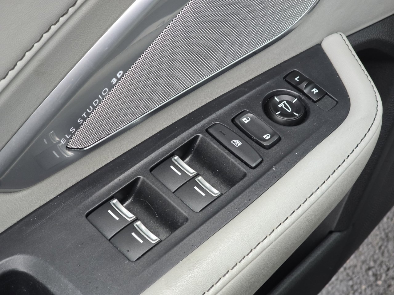 Used 2020 Acura RDX AWD w/ Advance Package image 25