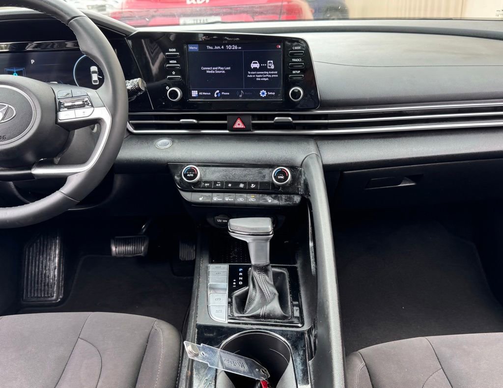 Used 2021 Hyundai Elantra SEL w/ Convenience Package FWD image 3
