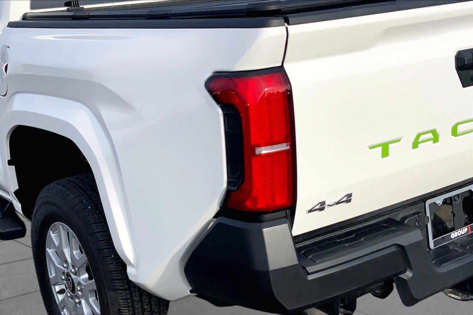 Used 2025 Toyota Tacoma SR AWD/4WD image 29