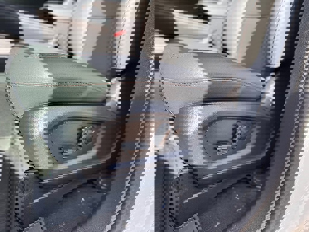 New 2026 Ford Explorer Active w/ Active Comfort Package image 18