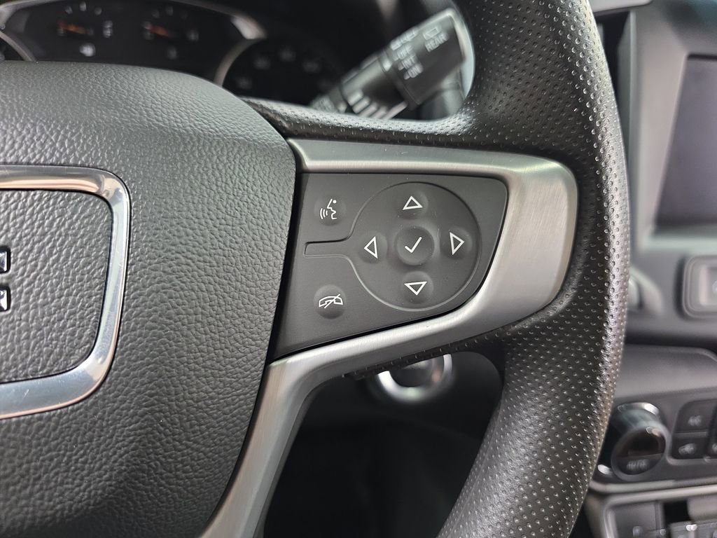 Used 2024 GMC Terrain SLE w/ Driver Convenience Package image 18