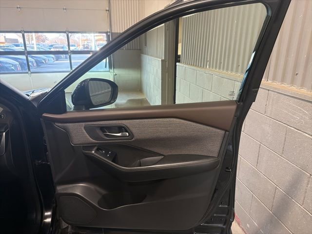 Certified 2023 Nissan Rogue SV image 16