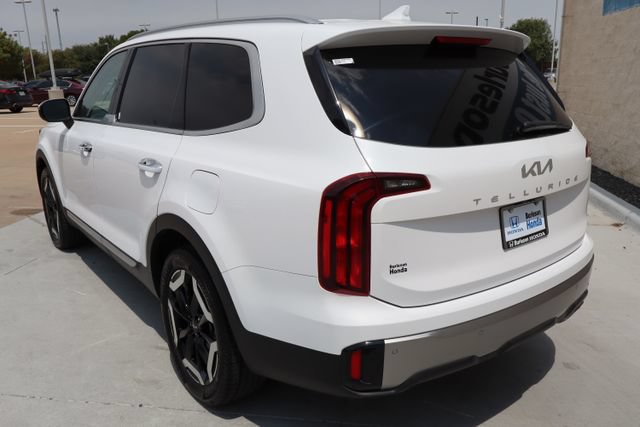 Used 2025 Kia Telluride S FWD image 5