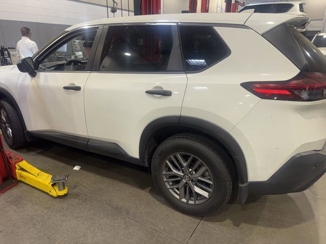Used 2021 Nissan Rogue S FWD image 5