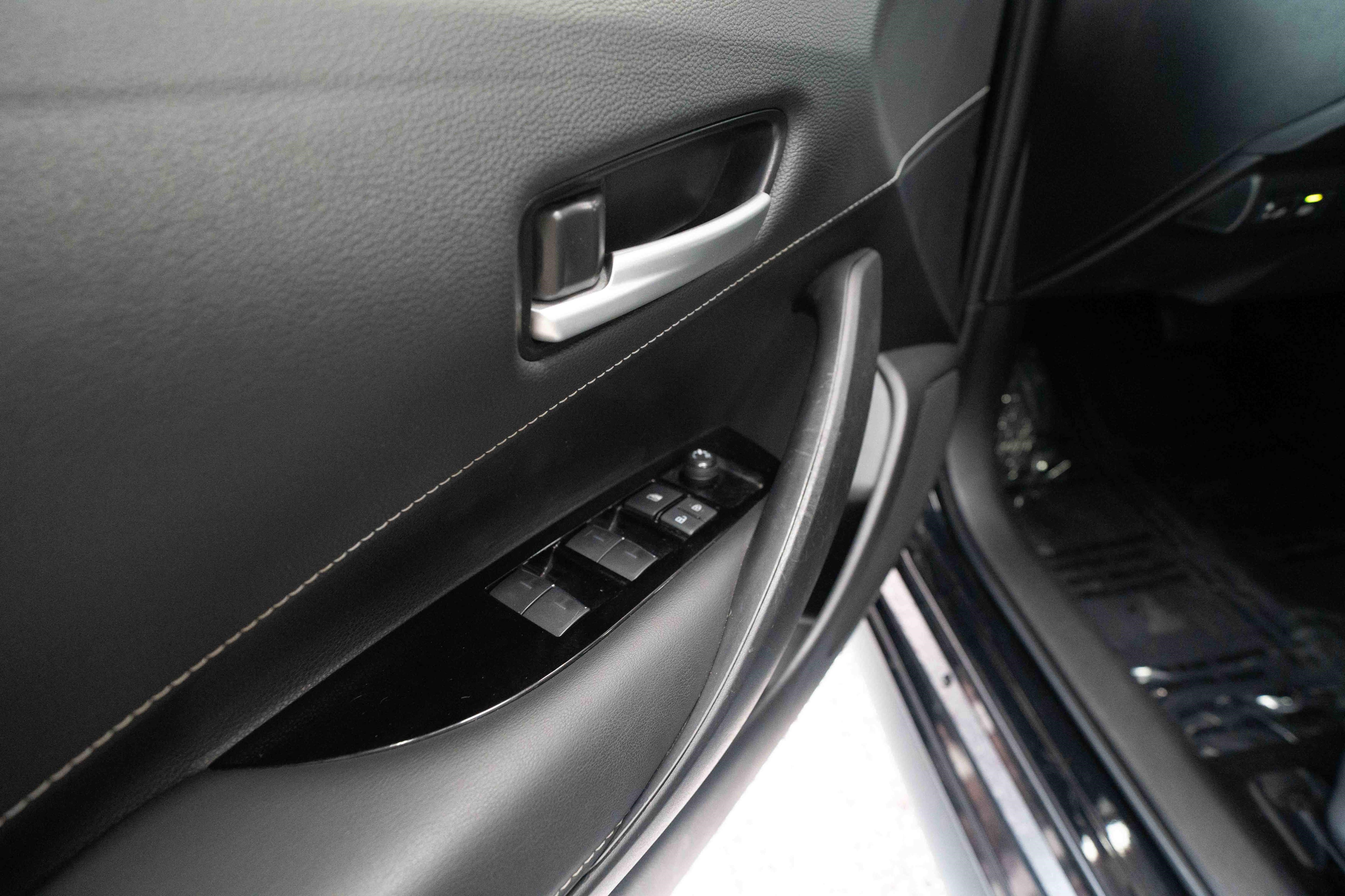 Used 2022 Toyota Corolla SE FWD image 7