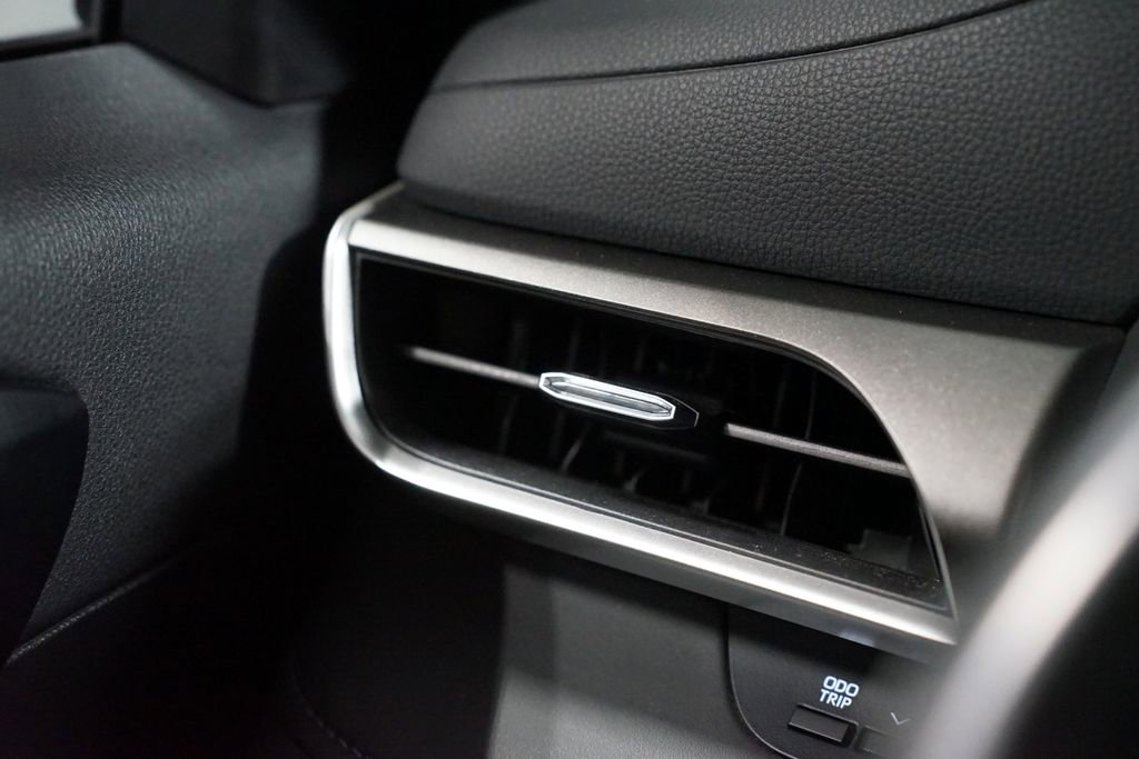 Certified 2024 Toyota Highlander XLE image 25