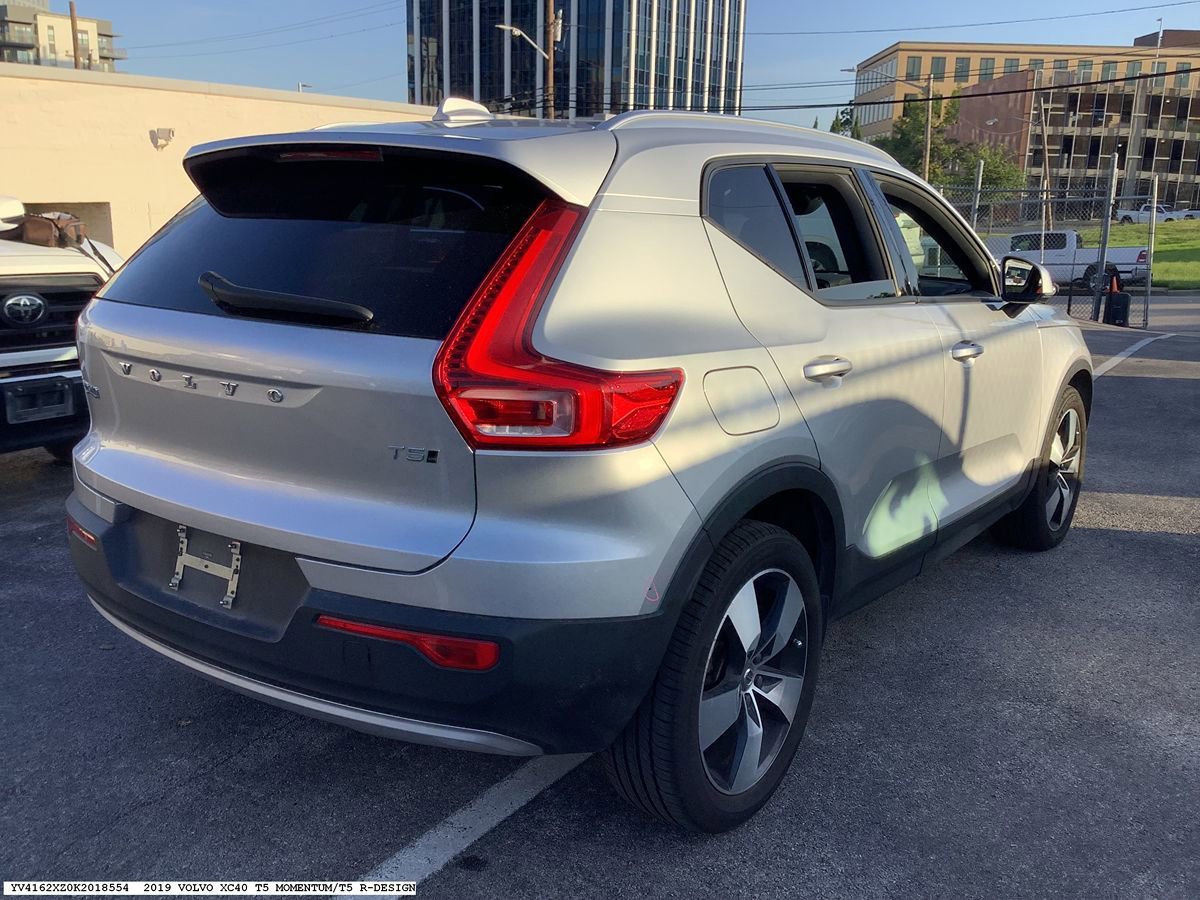 Used 2019 Volvo XC40 T5 Momentum AWD/4WD image 4